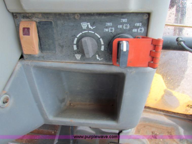 image for item B7428 JCB 214 Series III backhoe