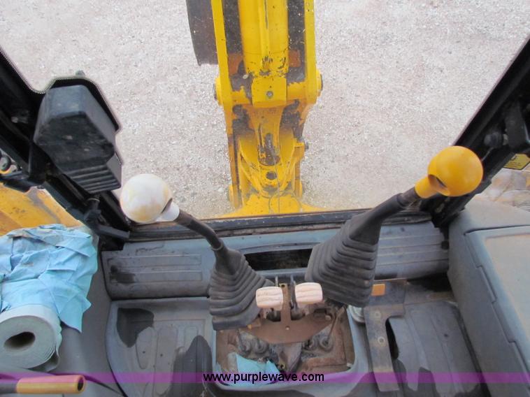 image for item B7428 JCB 214 Series III backhoe