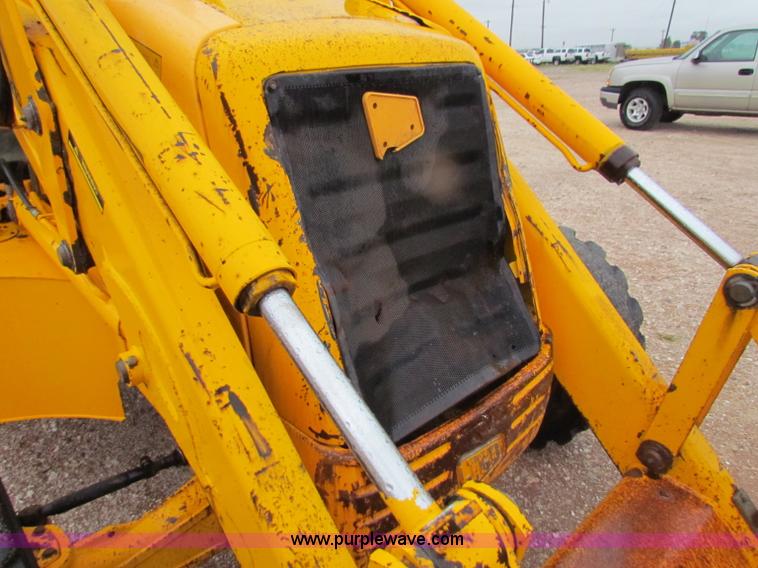 image for item B7428 JCB 214 Series III backhoe