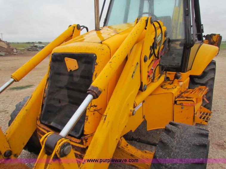 image for item B7428 JCB 214 Series III backhoe