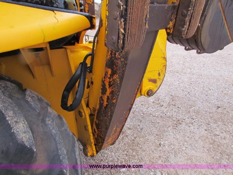 image for item B7428 JCB 214 Series III backhoe