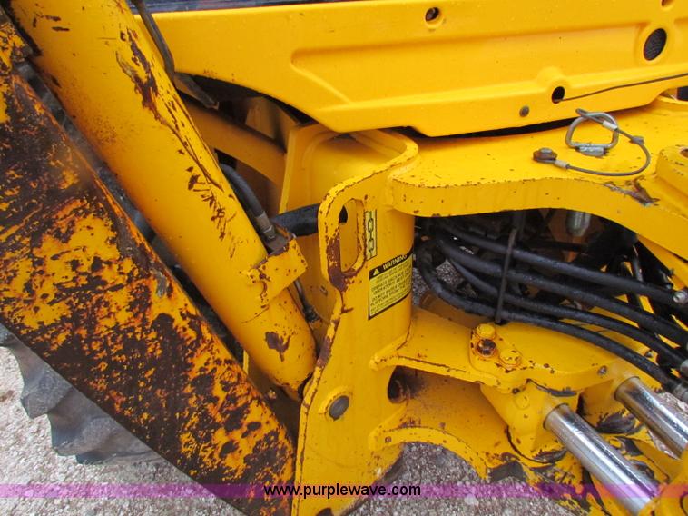 image for item B7428 JCB 214 Series III backhoe
