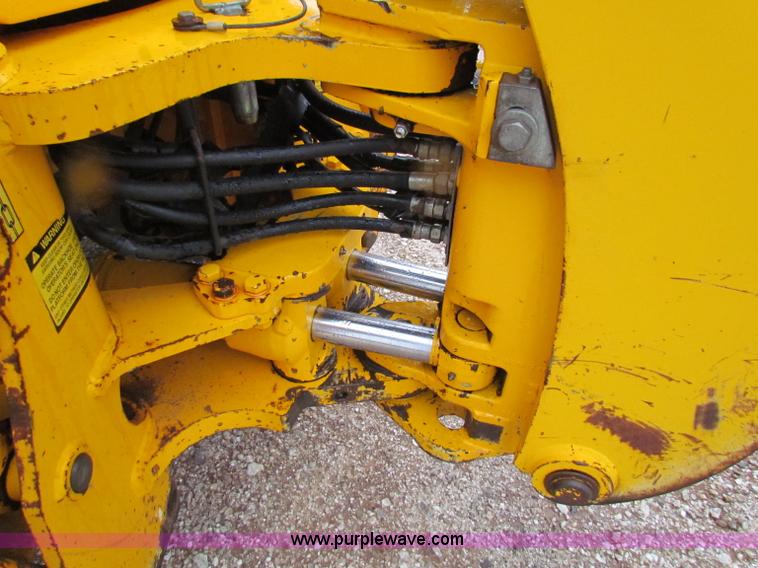 image for item B7428 JCB 214 Series III backhoe