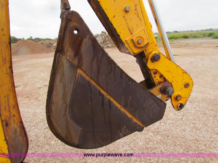 image for item B7428 JCB 214 Series III backhoe