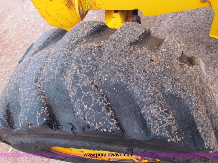 image for item B7428 JCB 214 Series III backhoe