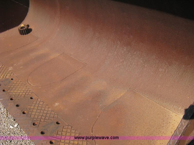 image for item B8007 Caterpillar loader bucket