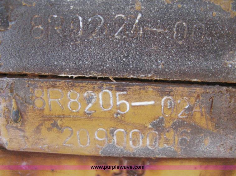 image for item B8007 Caterpillar loader bucket