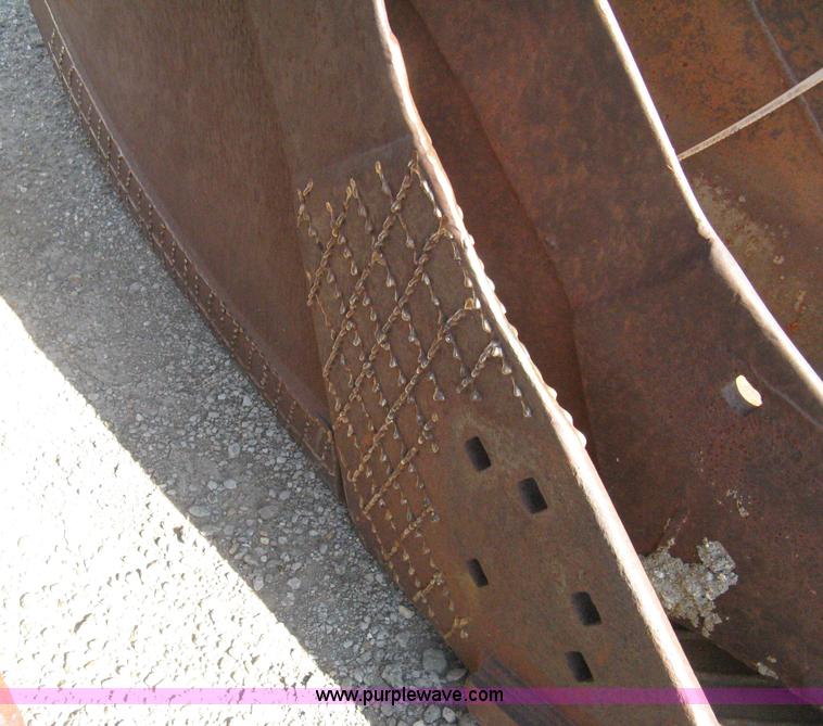 image for item B8016 Caterpillar 50" toothed bucket