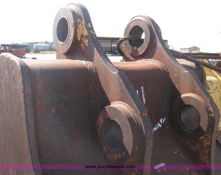 image for item B8016 Caterpillar 50" toothed bucket