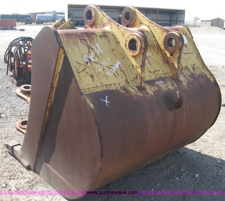 image for item B8021 Caterpillar 70" toothed bucket