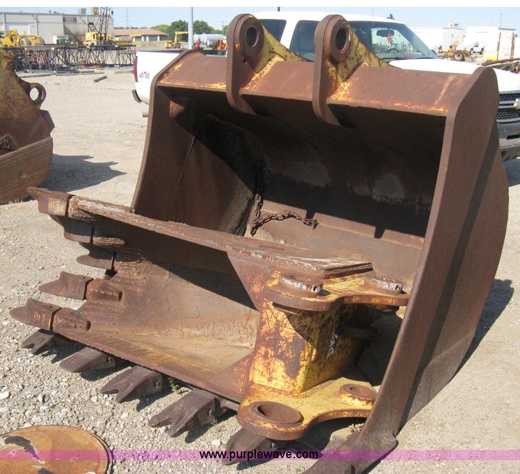 image for item B8021 Caterpillar 70" toothed bucket
