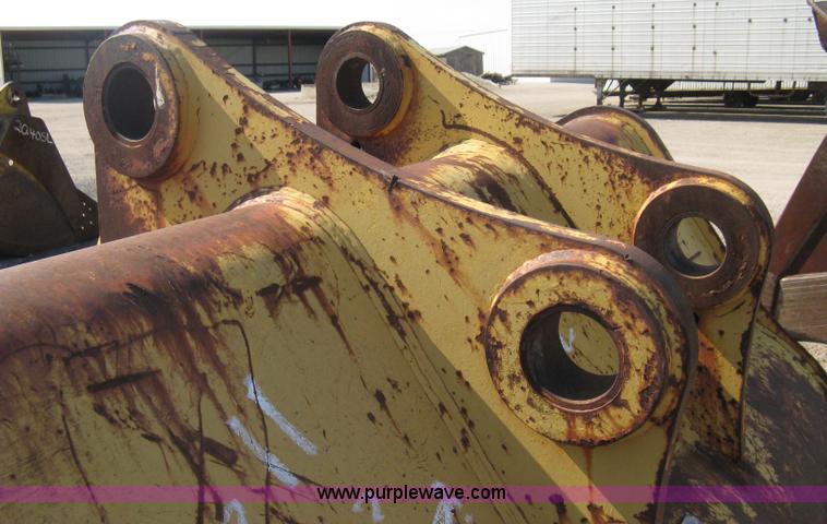 image for item B8021 Caterpillar 70" toothed bucket