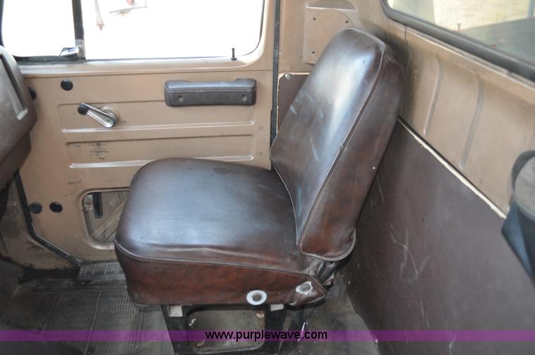 image for item C3019 1986 International S1900 dump truck