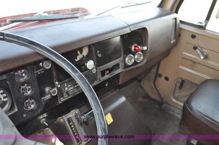 image for item C3019 1986 International S1900 dump truck