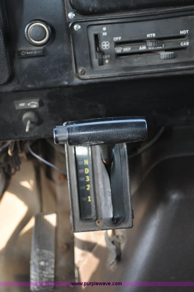 image for item C3019 1986 International S1900 dump truck