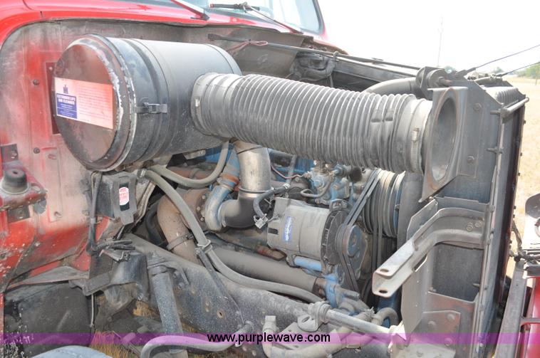 image for item C3019 1986 International S1900 dump truck