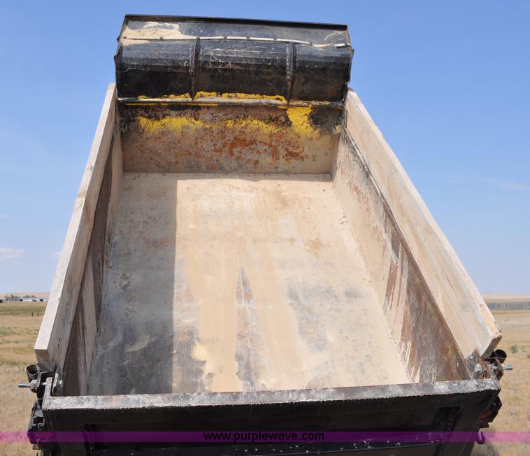 image for item C3019 1986 International S1900 dump truck