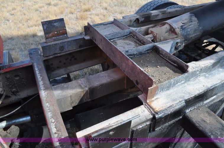 image for item C3019 1986 International S1900 dump truck