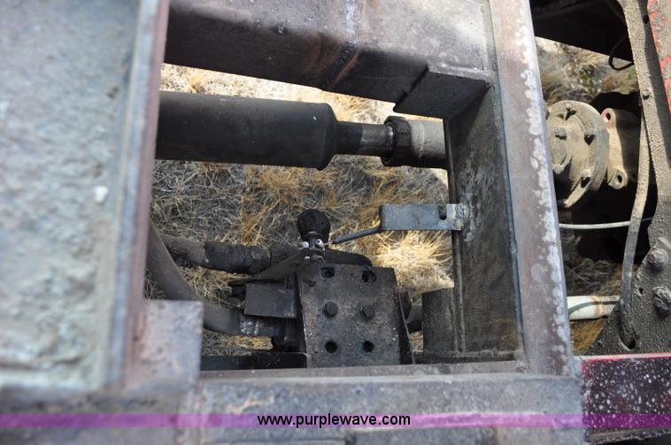 image for item C3019 1986 International S1900 dump truck