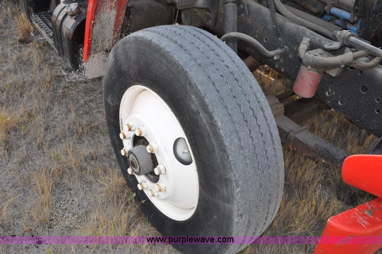 image for item C3019 1986 International S1900 dump truck