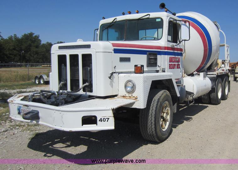 image for item D5603 1980 International 5000 mixer truck