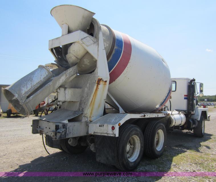 image for item D5603 1980 International 5000 mixer truck