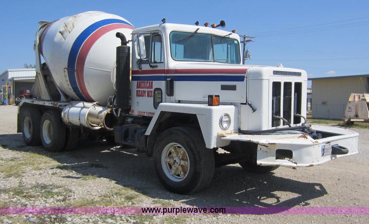 image for item D5603 1980 International 5000 mixer truck