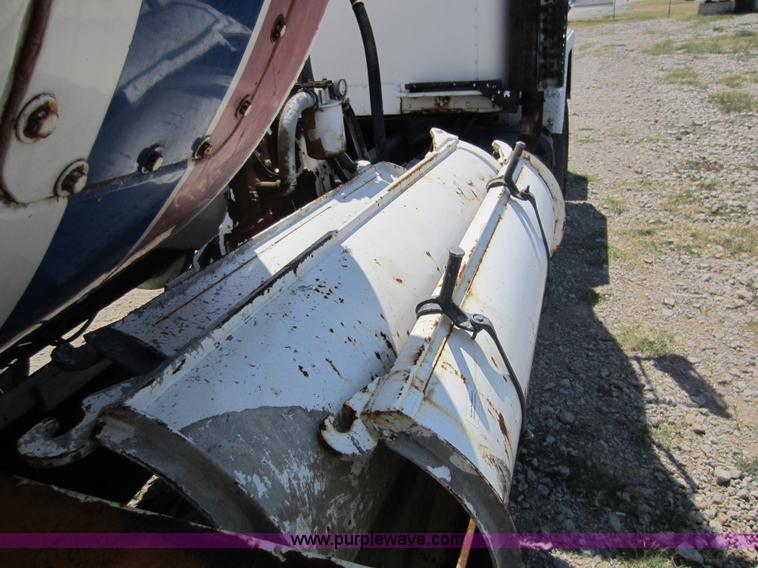 image for item D5603 1980 International 5000 mixer truck