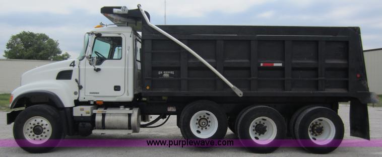 image for item D5651 2007 Mack CV713 Granite dump truck