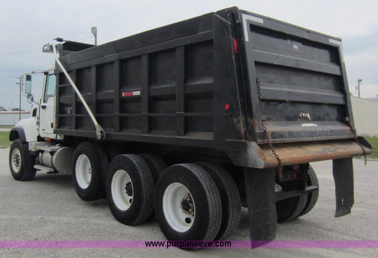 image for item D5651 2007 Mack CV713 Granite dump truck