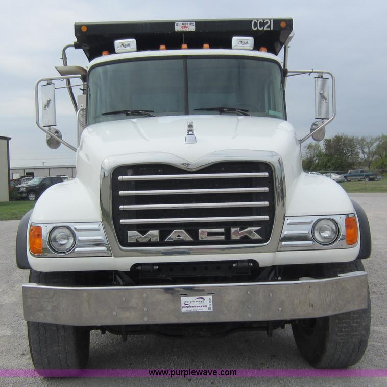 image for item D5651 2007 Mack CV713 Granite dump truck