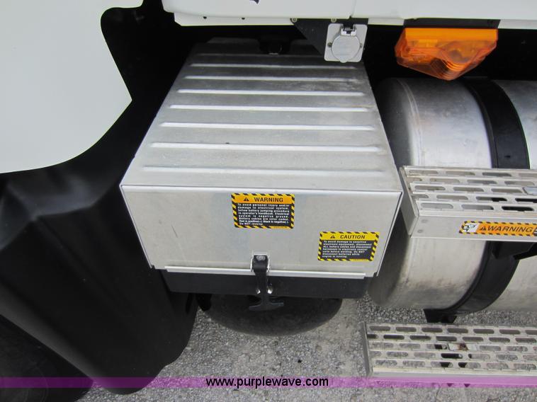 image for item D5651 2007 Mack CV713 Granite dump truck