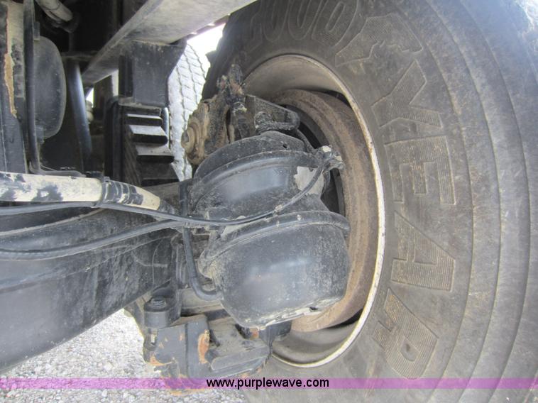 image for item D5651 2007 Mack CV713 Granite dump truck