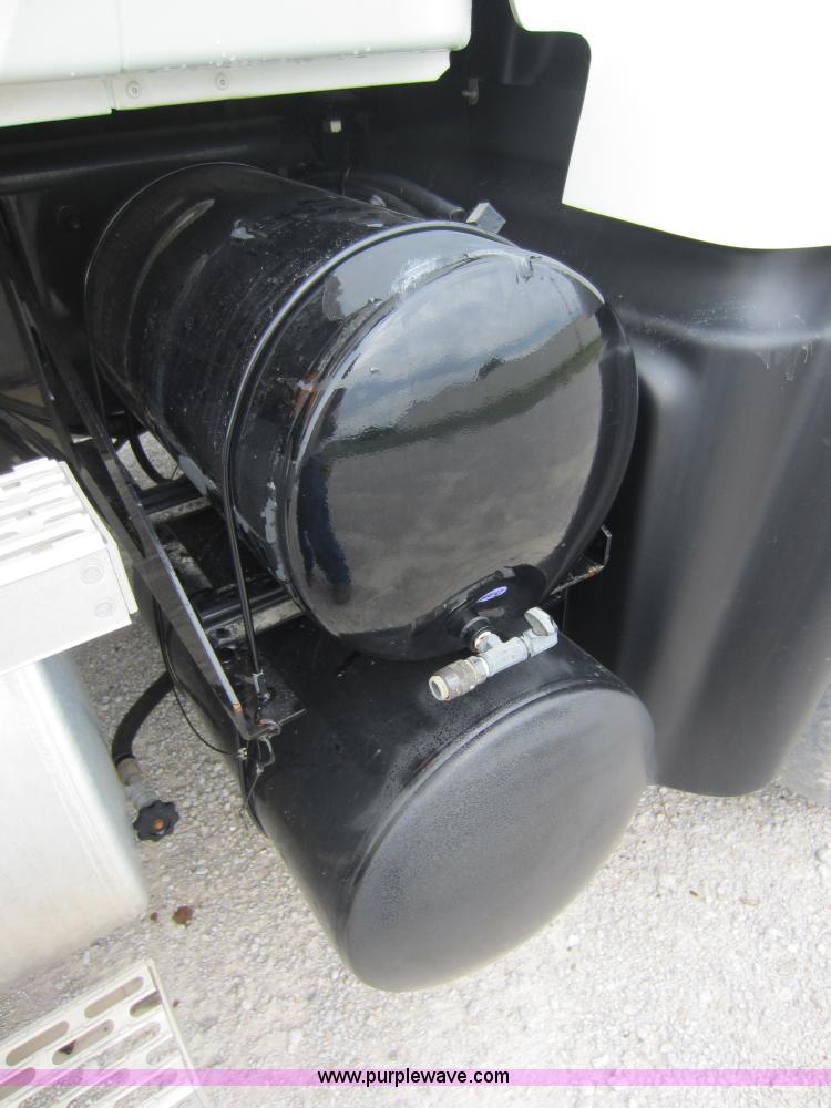 image for item D5651 2007 Mack CV713 Granite dump truck