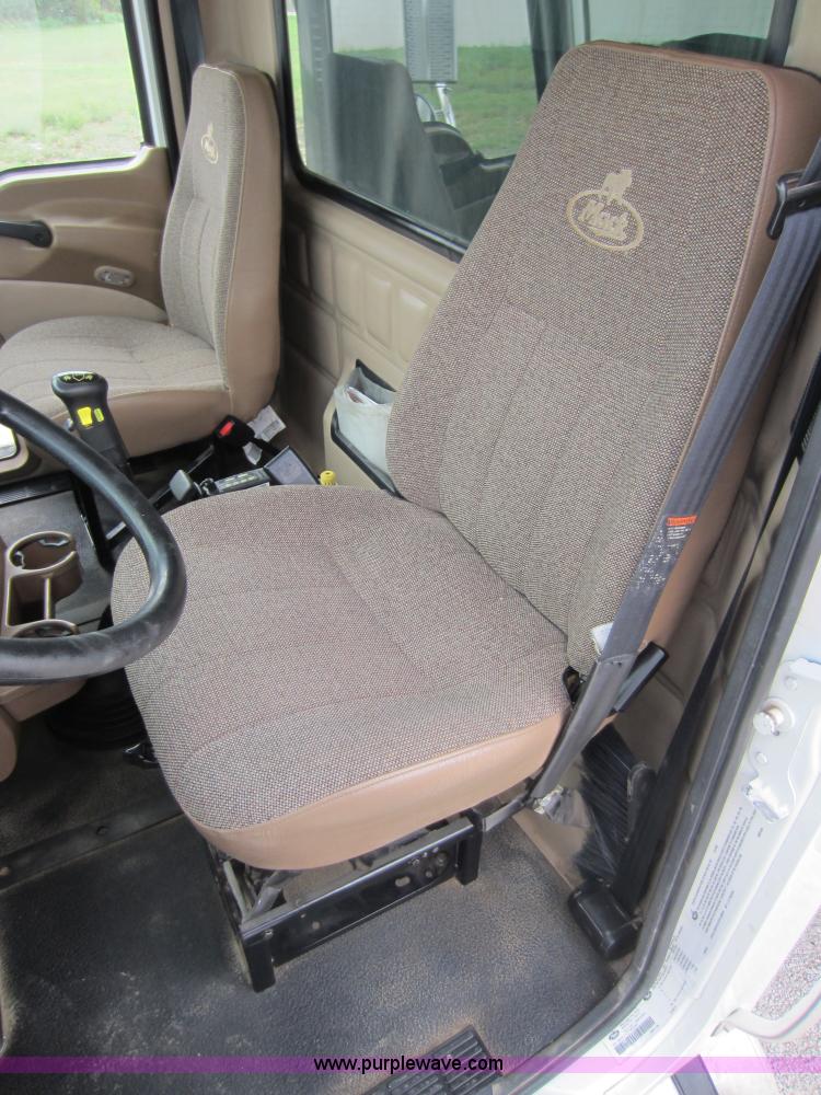 image for item D5651 2007 Mack CV713 Granite dump truck