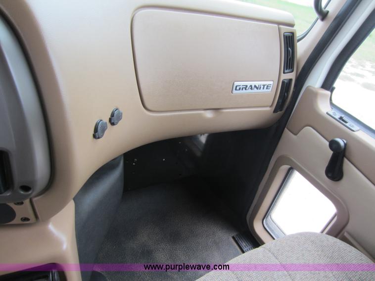 image for item D5651 2007 Mack CV713 Granite dump truck