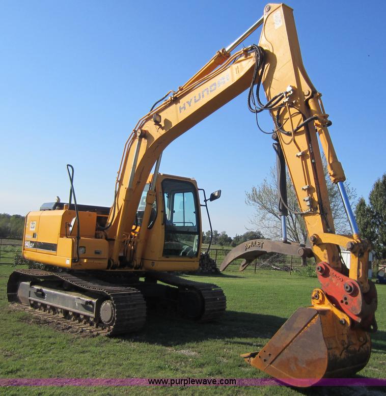 image for item D5661 2004 Hyundai 140LC-7 excavator