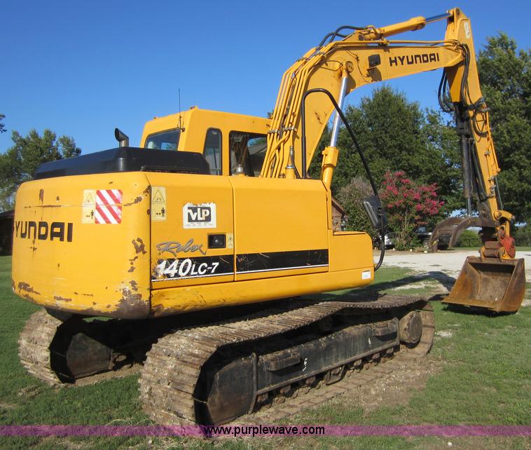 image for item D5661 2004 Hyundai 140LC-7 excavator