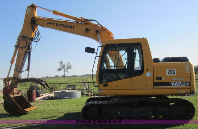 image for item D5661 2004 Hyundai 140LC-7 excavator