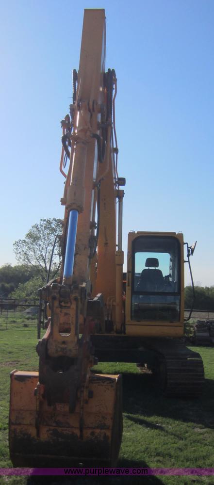 image for item D5661 2004 Hyundai 140LC-7 excavator