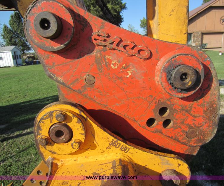 image for item D5661 2004 Hyundai 140LC-7 excavator