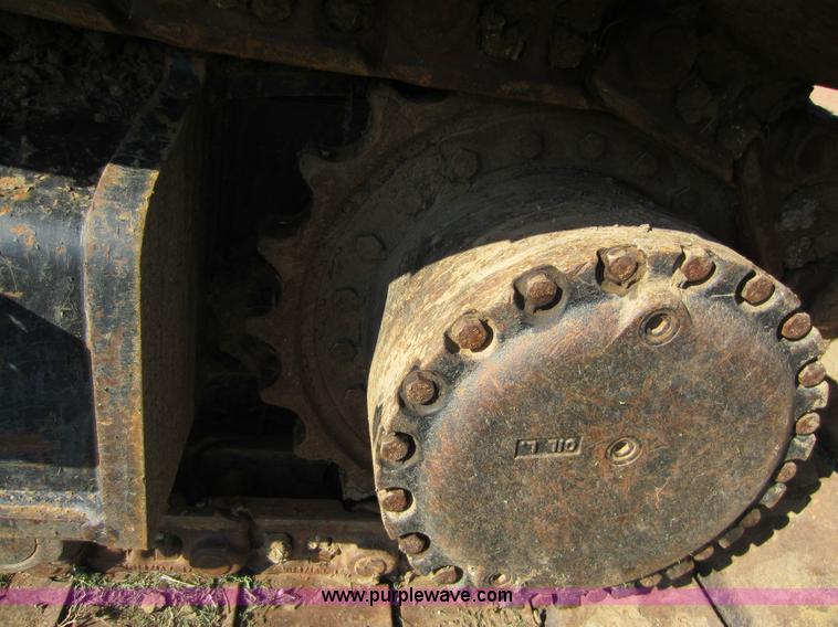 image for item D5661 2004 Hyundai 140LC-7 excavator