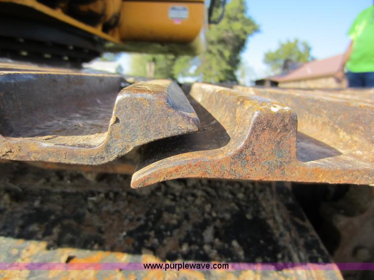 image for item D5661 2004 Hyundai 140LC-7 excavator