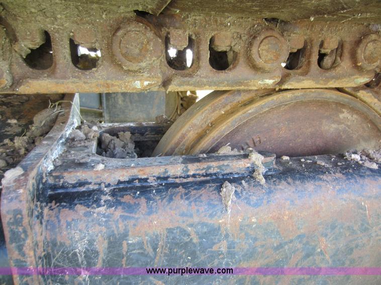 image for item D5661 2004 Hyundai 140LC-7 excavator
