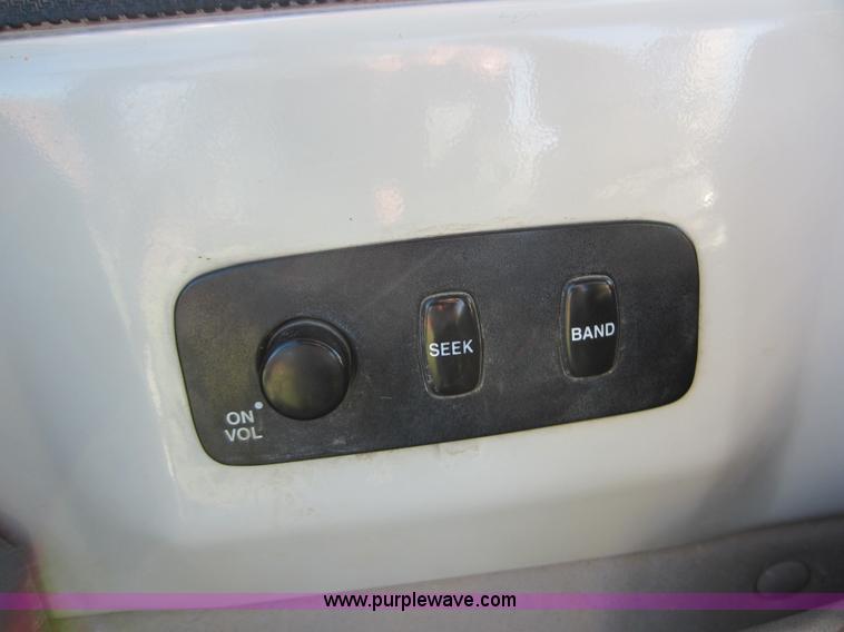 image for item D5661 2004 Hyundai 140LC-7 excavator