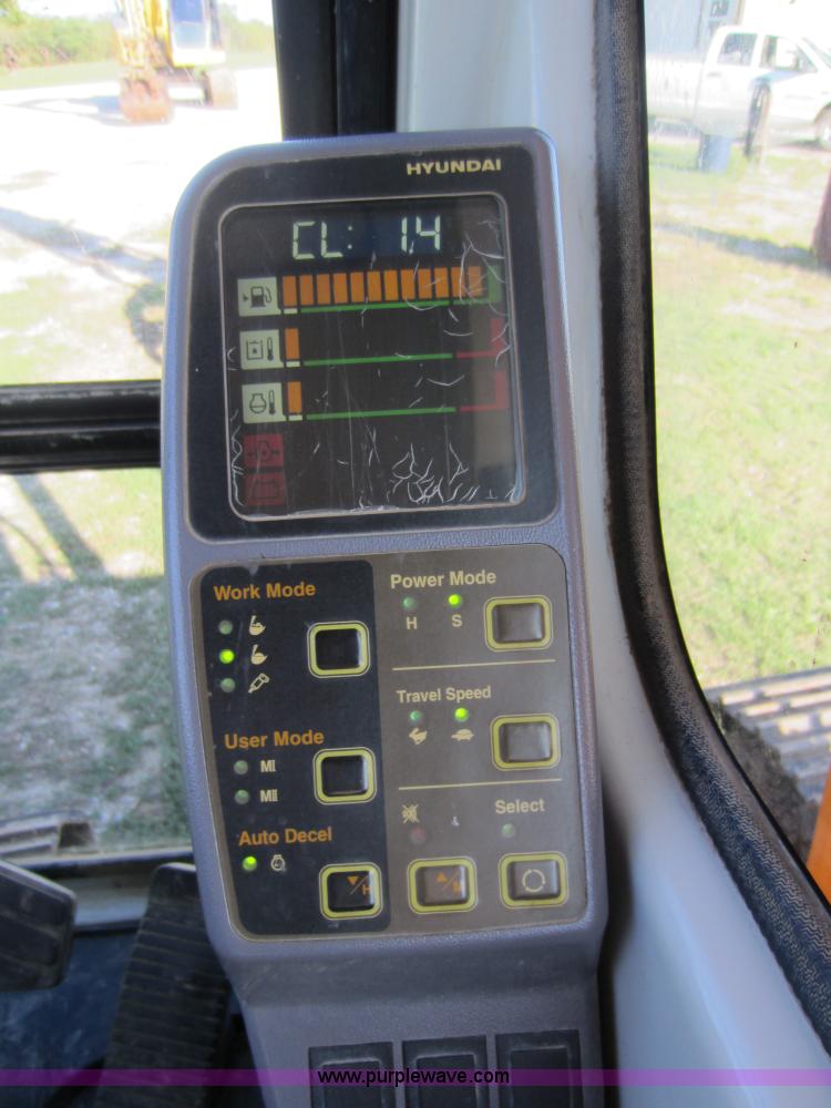 image for item D5661 2004 Hyundai 140LC-7 excavator