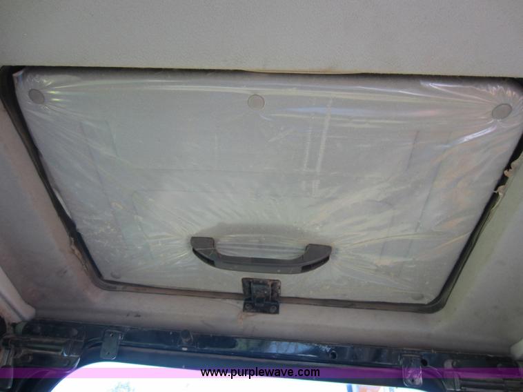 image for item D5661 2004 Hyundai 140LC-7 excavator