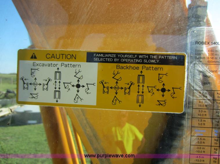 image for item D5661 2004 Hyundai 140LC-7 excavator