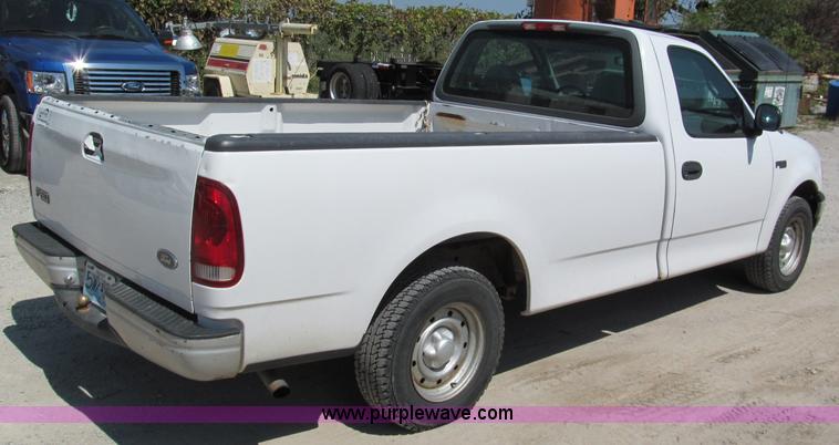 image for item E2134 2000 Ford F150 pickup truck