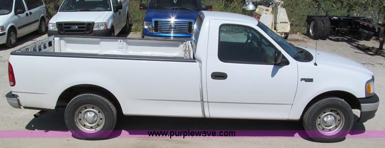image for item E2134 2000 Ford F150 pickup truck